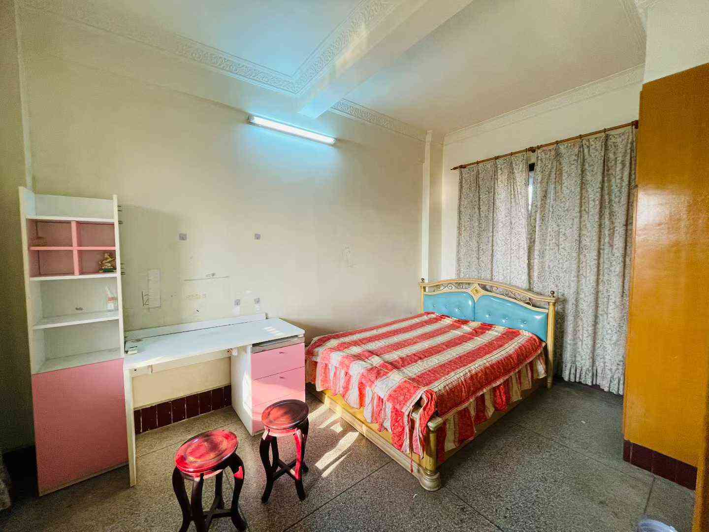 出租房梅水路客都汇附近 3房3厅2卫2阳台 家私家电齐 月租900元 押二付一 一年起租  