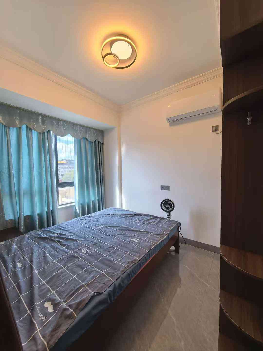 高端小区熙园 中高靓楼层 115平方 大3房2厅2卫 西南向 正望花园中心游泳池 视野采光好 主家豪华装修 整屋智能家居 带家私家电 拎包入住 出租2000元/月 随时看房惠