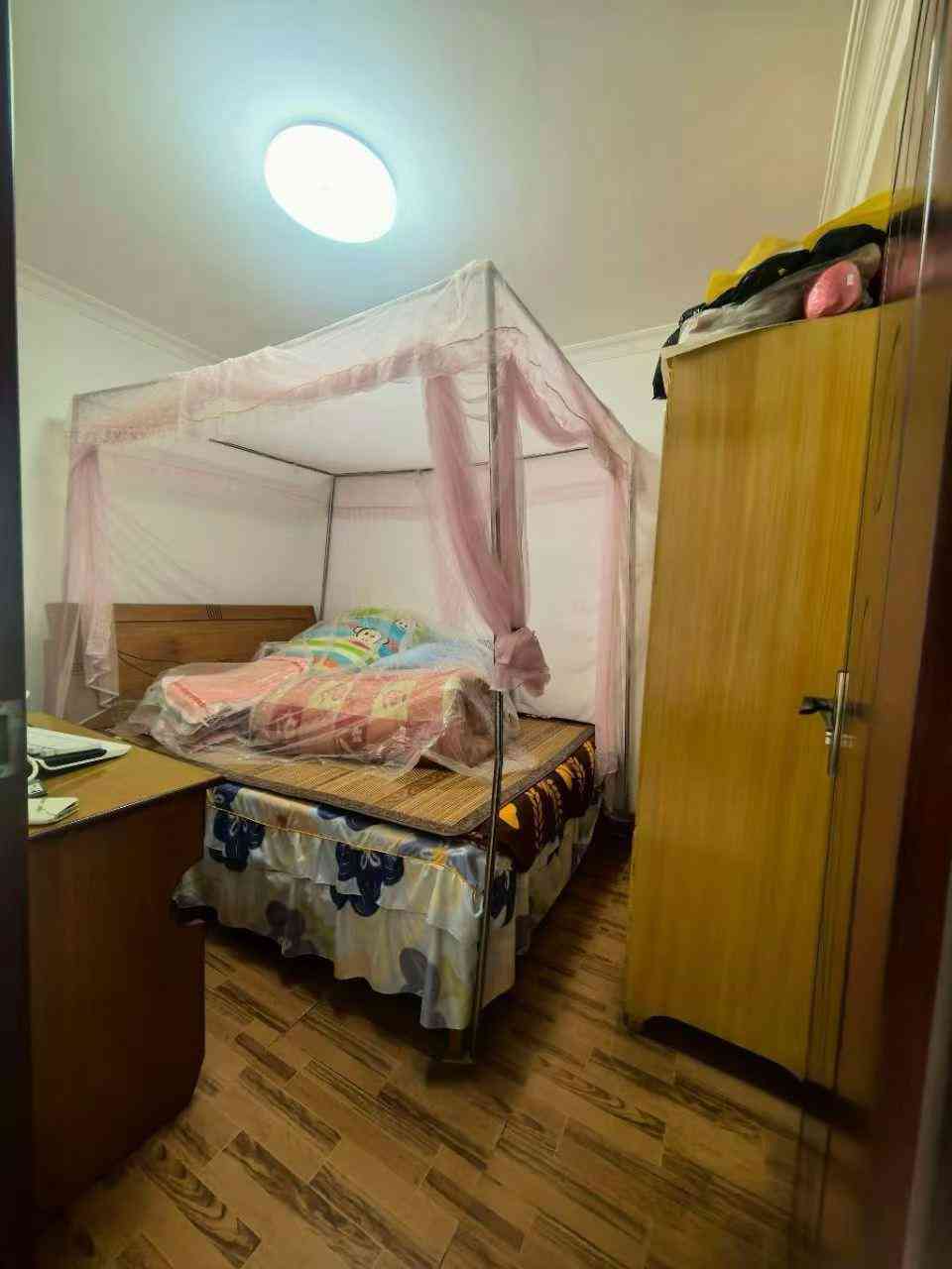 定金当首付 即买即过户 扶贵小学学区新县城大新路鸿禧花园加装电梯靓楼层 3房2厅1卫 保养好 带家私家电 拎包入住 有 售31.8万一口价