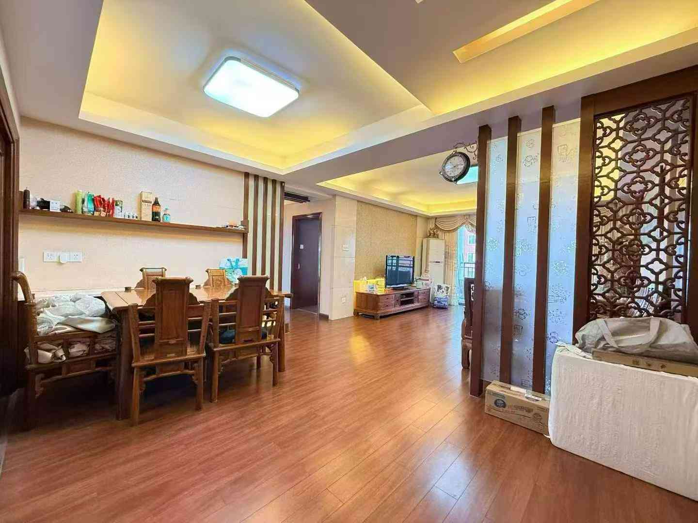 下调价格甄选好房鸿都帝景湾一期花园中间153平4房3卫日照好中高层保养好仅89.8万小赖