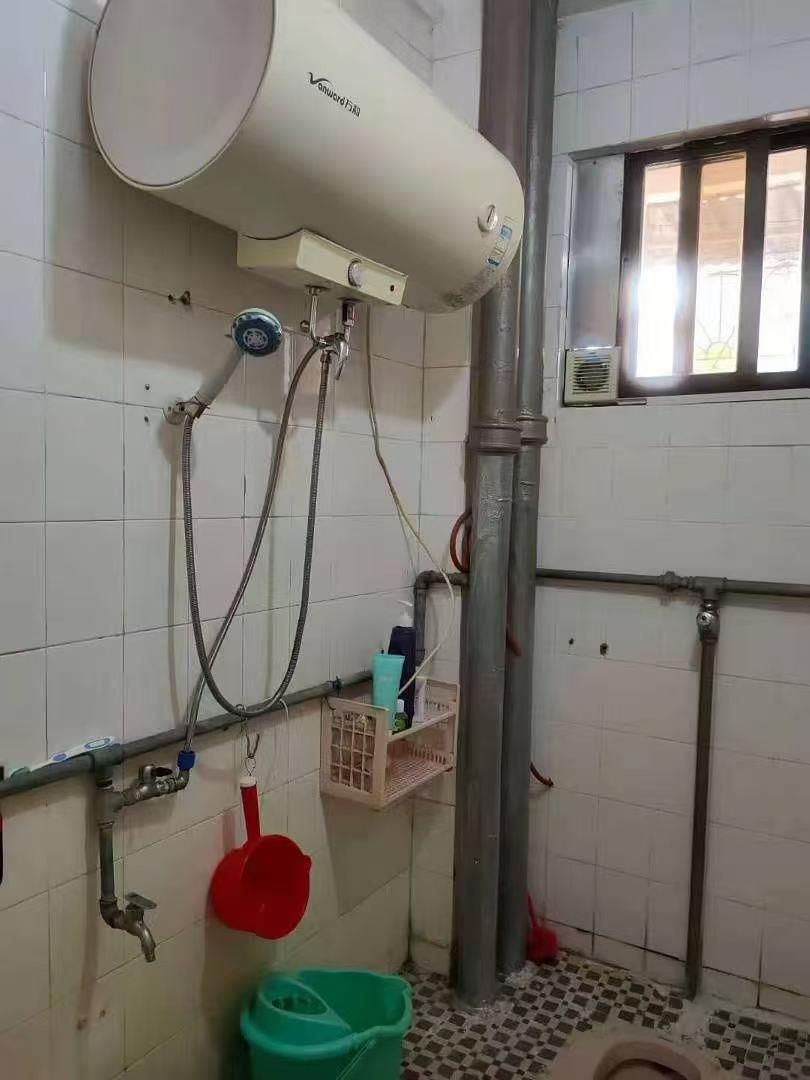 鸿通路供电局宿舍加装电梯中间层 大2房约93㎡无分摊 拎包入住 月租1000元 押二付一 近鸿都小学 宪梓中学 