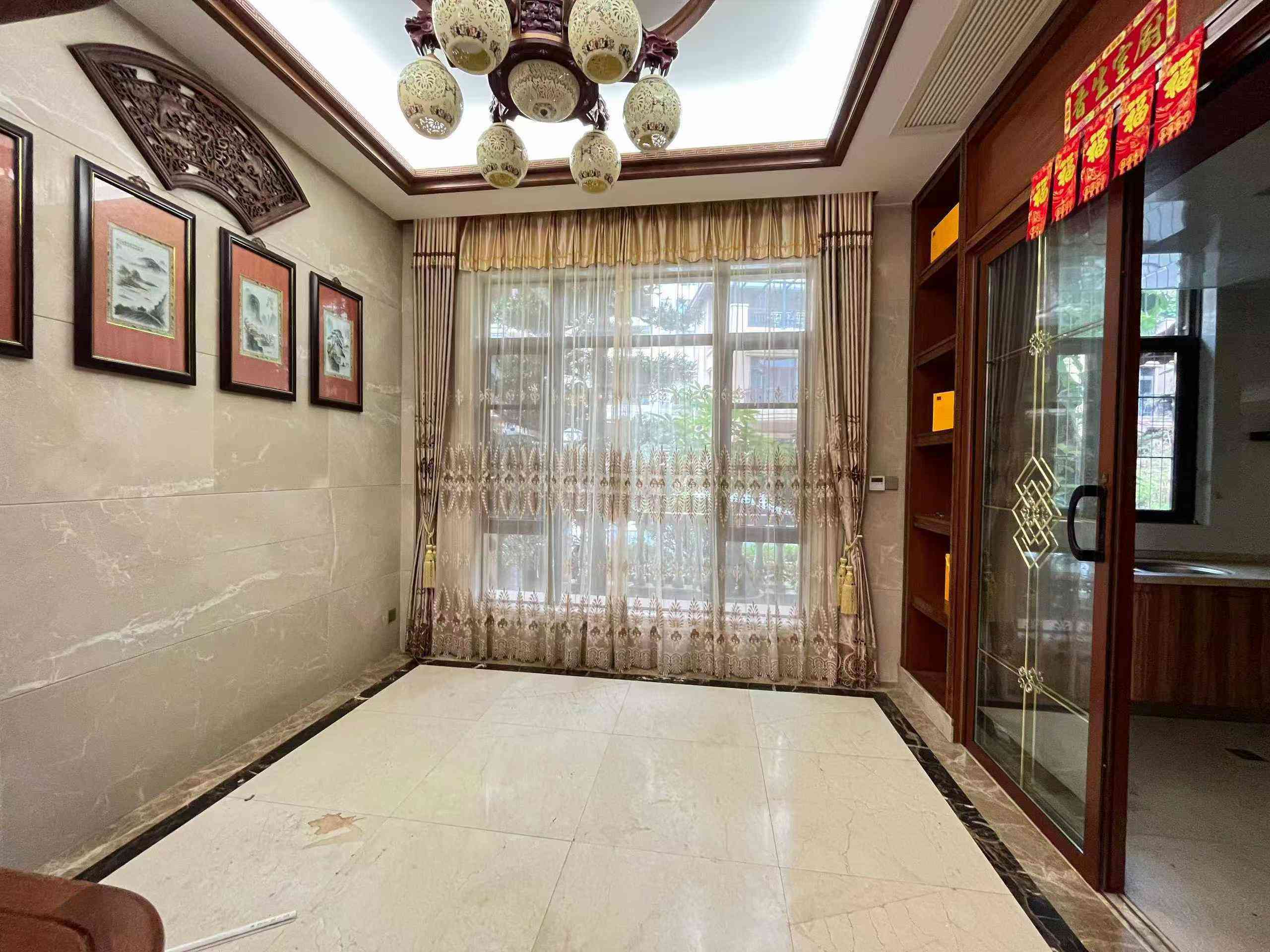 也可出售200平米花园露台大别墅梅江碧桂园双拼别墅出租出售建筑面积251平 大花园可以停五部车 7房3厅5卫 一楼带长辈房 全屋豪华装修 南北通透 采光十足 红本在手 有随时可以看房 出租5800元/