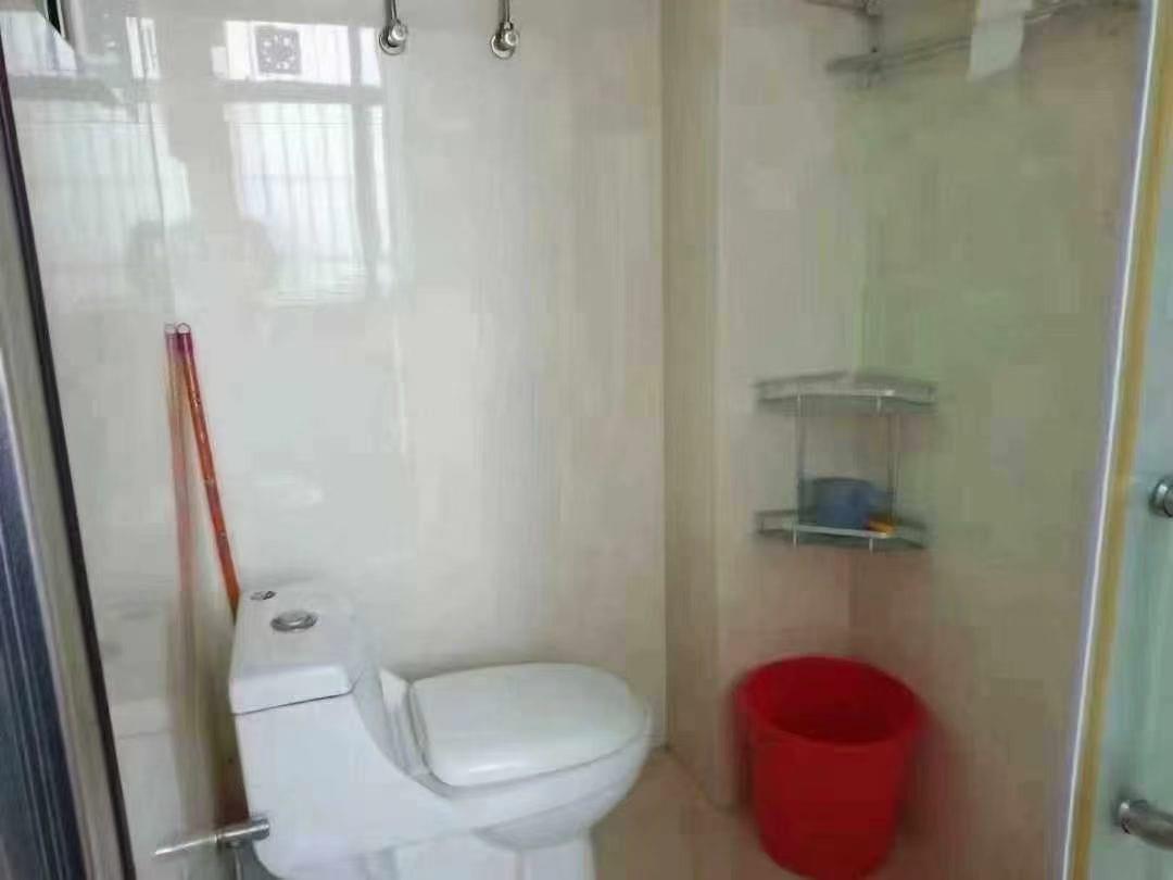 惠金华庭（江南）电梯11楼 2房2厅2卫 约90平精装修 家私家电齐全 租1600元/月