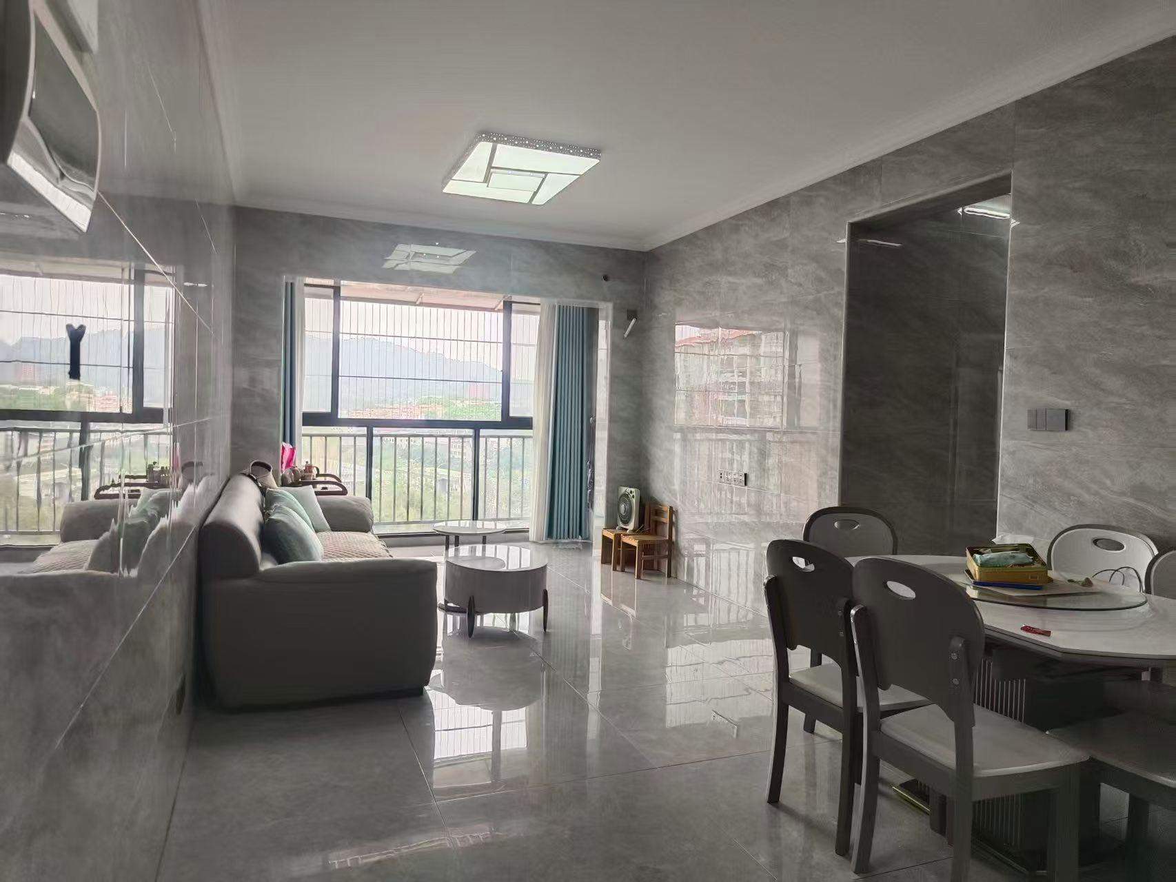 手出租房梅花又一城3房1800元粤东医院附近 梅花又一城 中高楼层 三房两厅.首次出租家私家电齐全 押二付一 一年起租