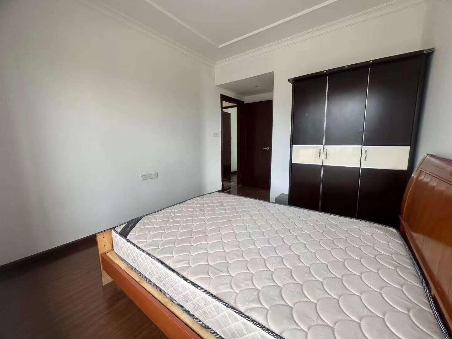 富力城四期靓楼层3房2厅2卫 家私家电齐全 拎包入住 租金1800元 押二付一 一年起租