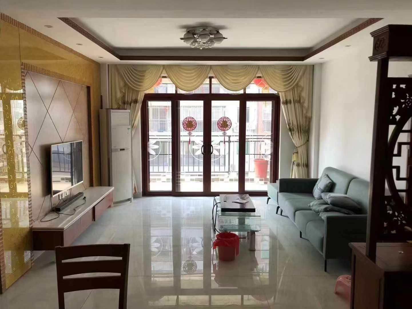 出租新县城人民南路锦绣花城小区 电梯靓楼层 120平米 3房2厅2卫 拎包入住 押二付一 一年起租 1600元/月 看房方便 