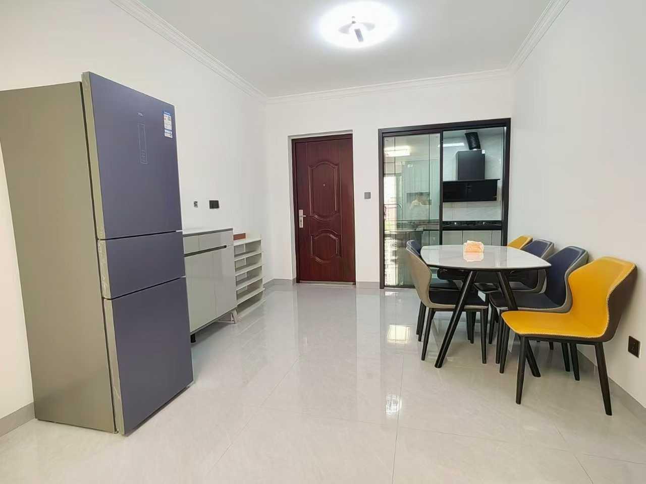 出租房华师华业学校旁 毗临天虹商场新县城百福世纪城小区3房2卫向花园中间 带全屋品牌家私家电 押二付一 一年起租 租1680元/月 看房方便 媛媛