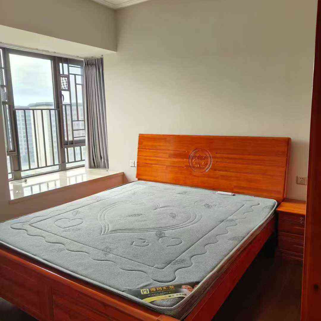 出租保利学仕府二期中间楼层 水白中学附近 4房2厅2卫 家私家电齐全 拎包入住 2200元/月 押二付一 一年起租 预约看房~