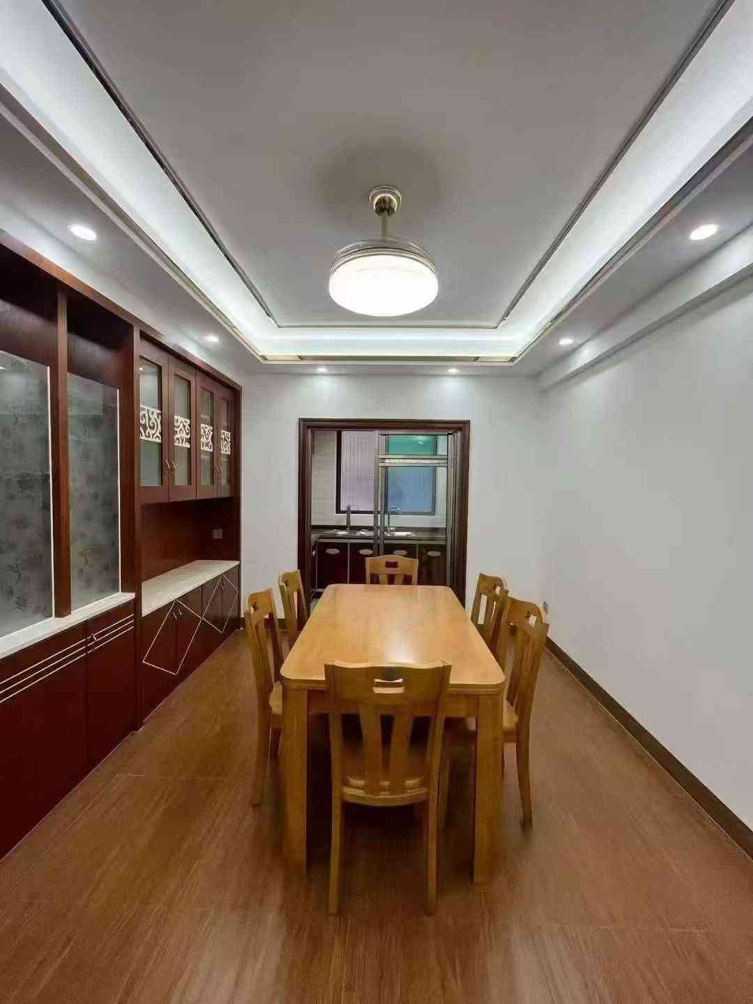 江南丽都路怡雅苑二期4号楼2座401(总12层)约143平方4房2厅2卫双阳台 精装修 送家私家电 近客都小学作新小学市场商业街剑英公园 售66.8万 