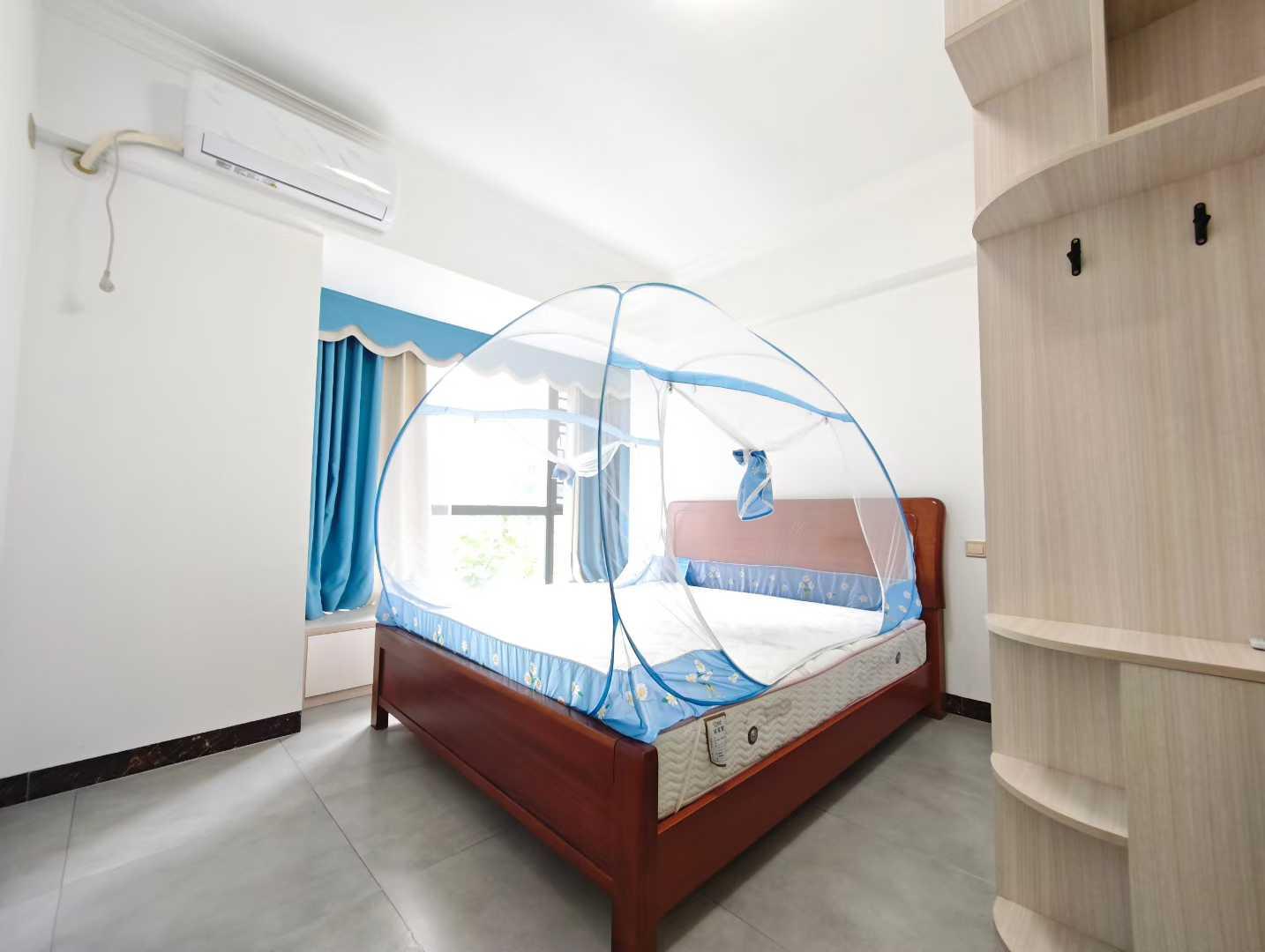 欣悦国际花园 约100平方3房2厅2卫 东南向 光线好 家私家电私齐 拎包入住 首次出租1700元/月 一年起租看房方便 