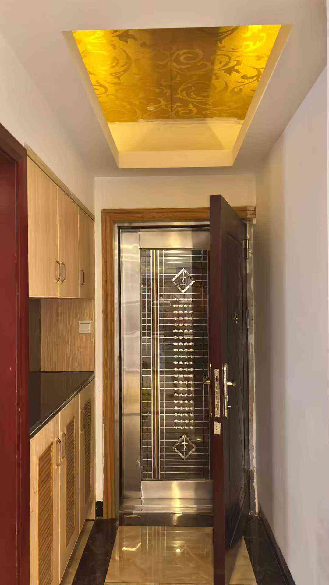 出租新县城梅花城隔壁《幸福家园》 电梯中间楼 3房2卫 120多平 家私家电齐全 拎包入住 1800元/月包物业 一年起租 押二付一 