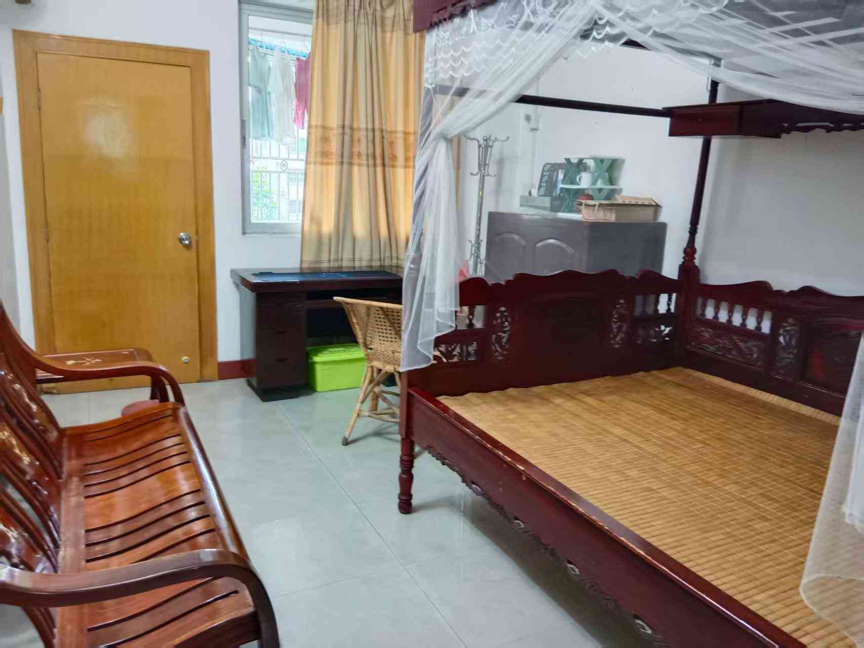 网出租金城花园南区三房两厅两卫125㎡ 拎包入住租1100元看房方便电