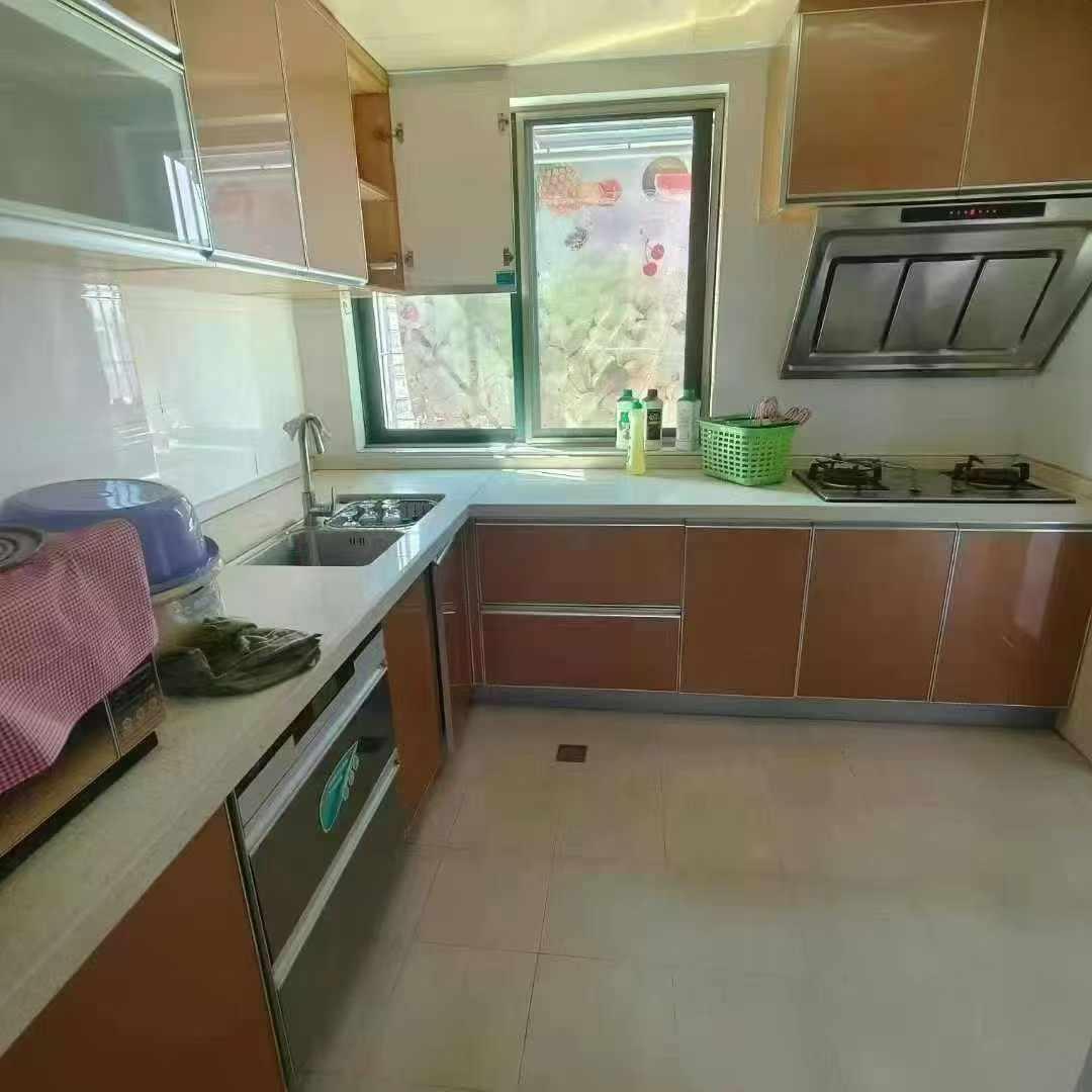 江北南门商业广场碧水明珠附近 电梯中层 3+1房2厅2卫 家私家电齐全 房屋保养靓 可拎包入住 诚租2000元/月 一年起租 押二付一 家庭居住优先 也可当3房租（月租1600元/月）