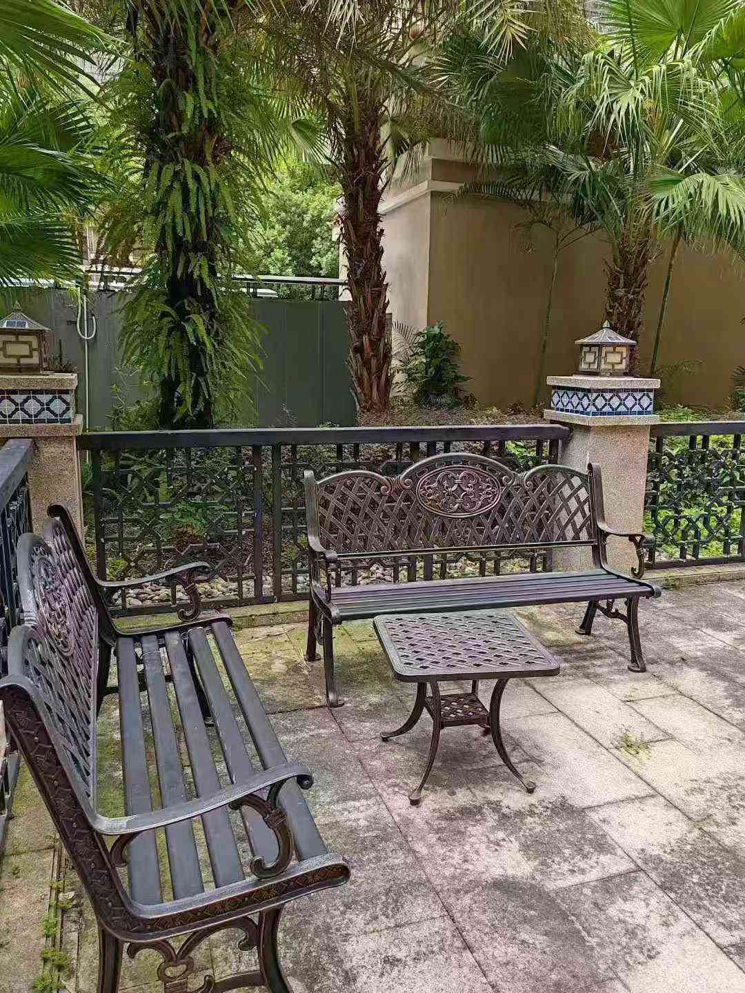 出租 客天下A区2房2厅2卫带花园 全新家私家电 月租2000元 押二付一 指纹密码锁 随时看房 小彭