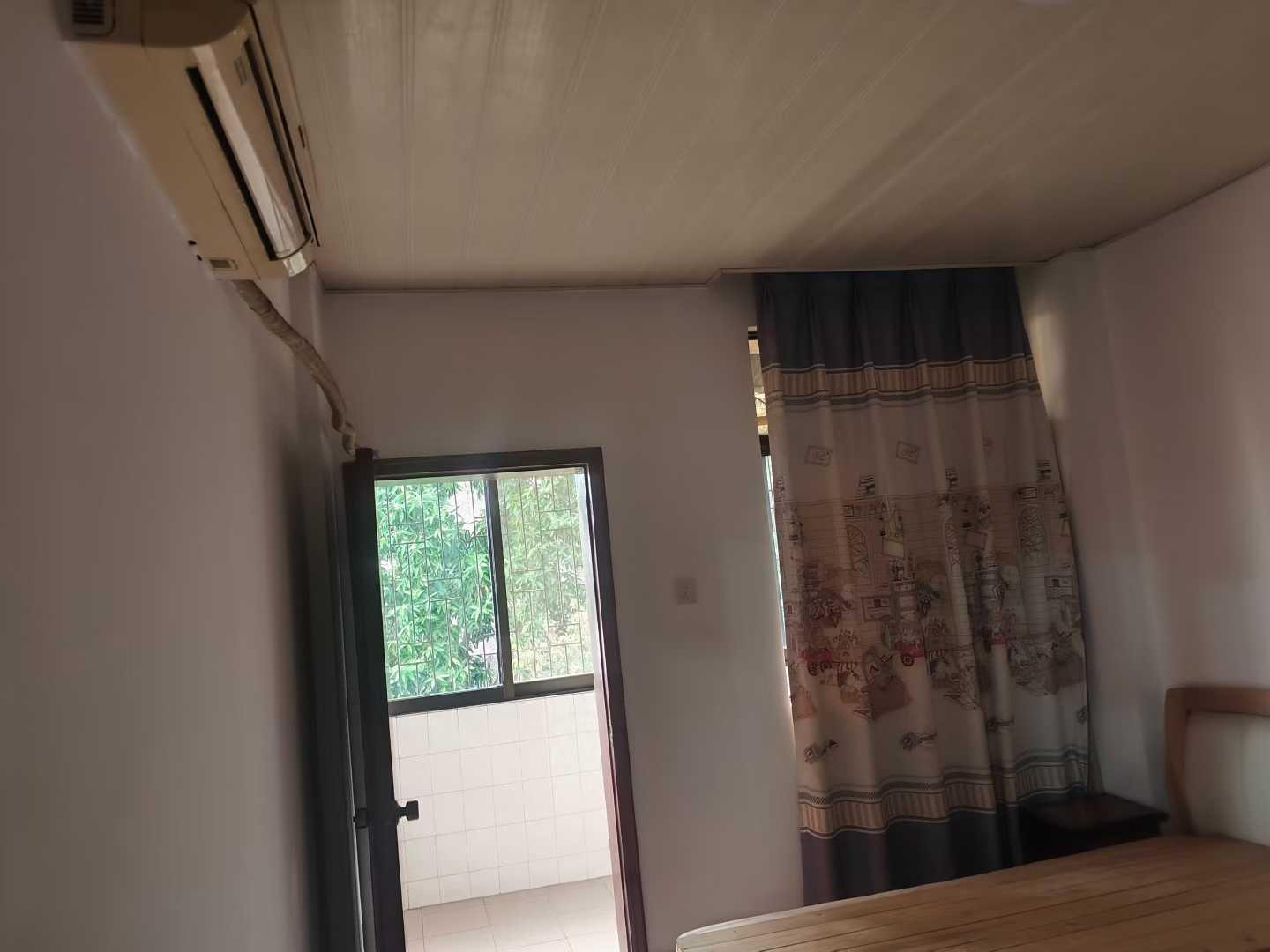 出租江南剑英公园附近 丽映尚城对面丽都新村 步梯大3房2厅 面积110平 家私电齐全 保养靓拎包入住 租800元/月