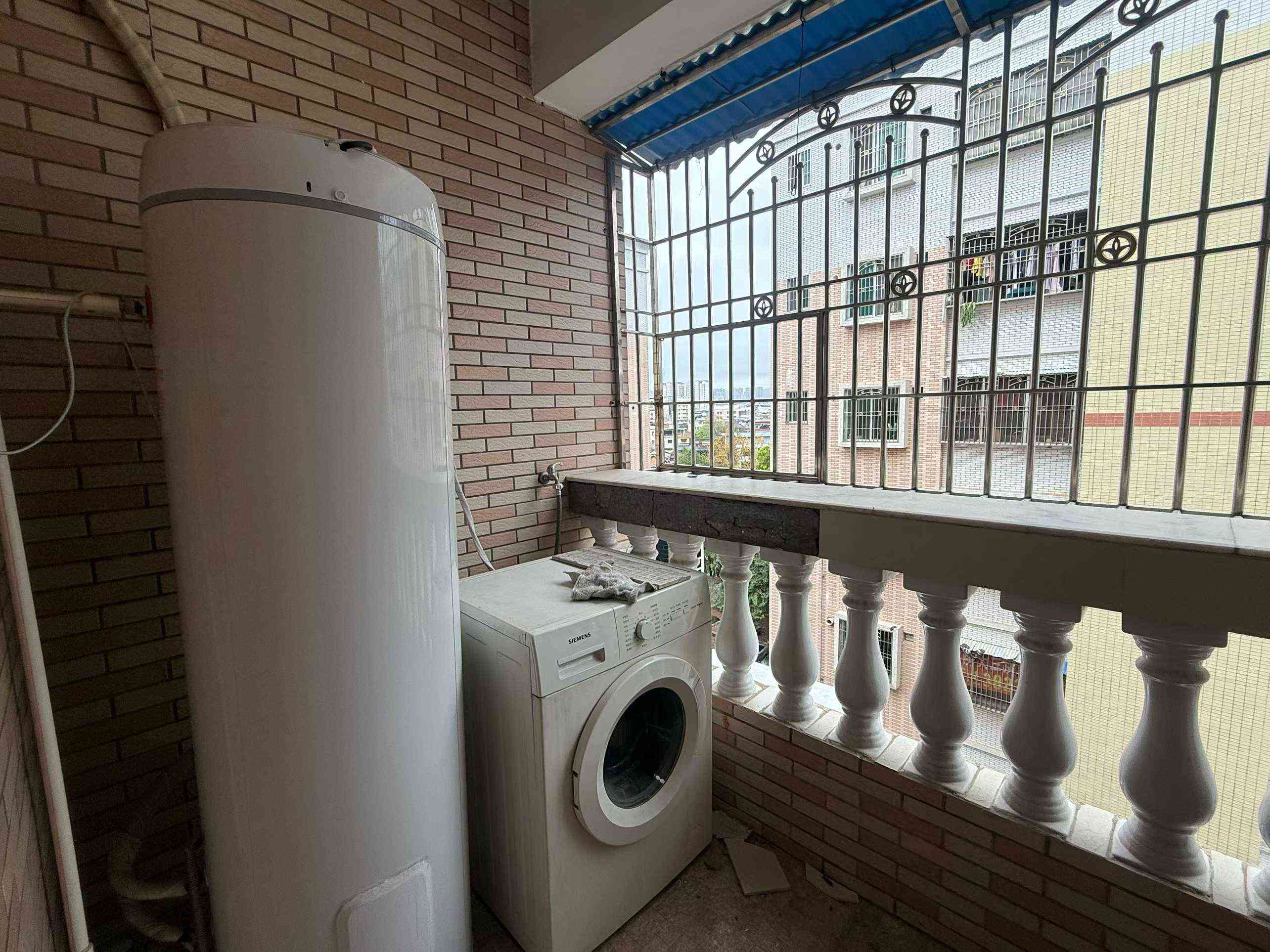 出租兴都花园 电梯 四房两厅两卫两阳台＇143平 大小区 停车方便．月租1200元 