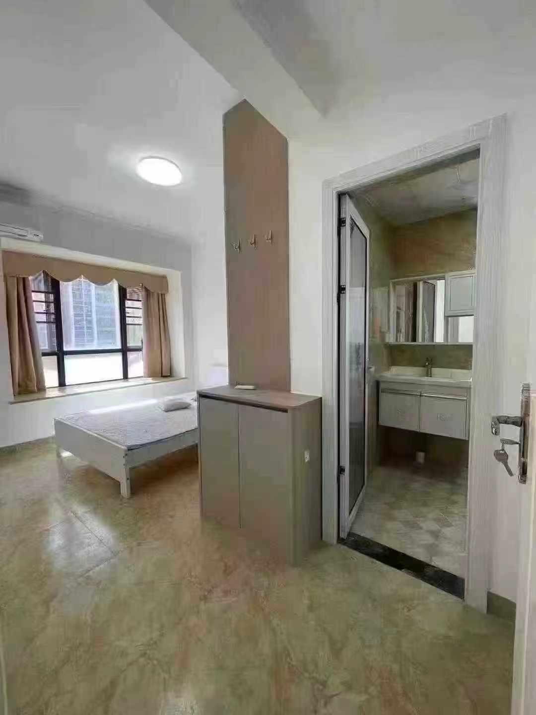 熙园出租房熙园电梯中间楼层 三房两卫 南向 拎包入住 租1700元（包物业）