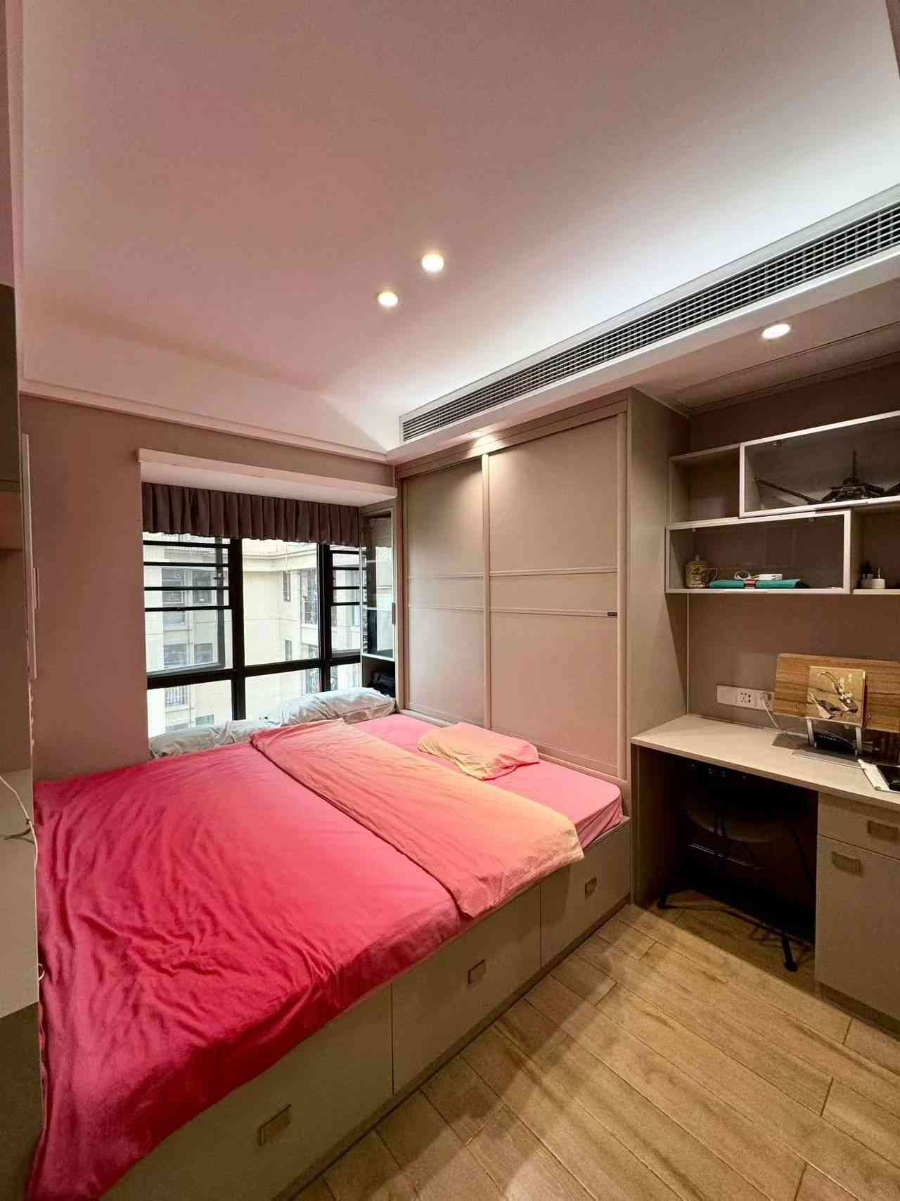 万象江山一期豪装望江大四房现场看了不想走中高靓楼层 约225平 4房2厅3卫 主家豪华装修 大横厅 望江视野开阔 全屋高端定制 售208万 预约