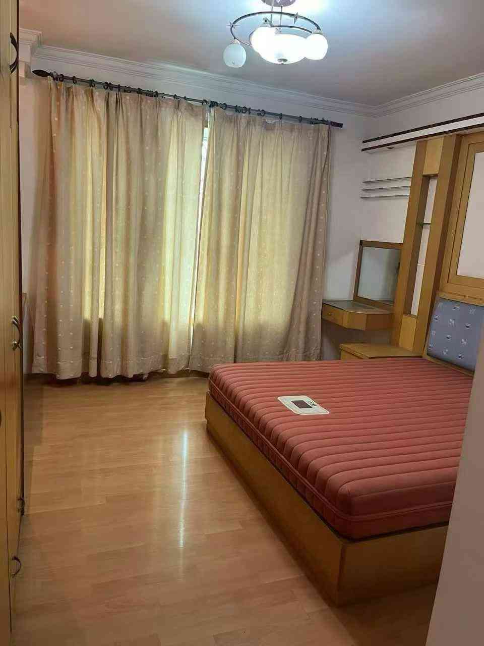 首付5万江南小学学区房 梅新路市委附近-建怡花园 2003年左右花园小区 加装电梯中层 132平方 大3房2厅2卫 三面采光 精装修 售43.8万