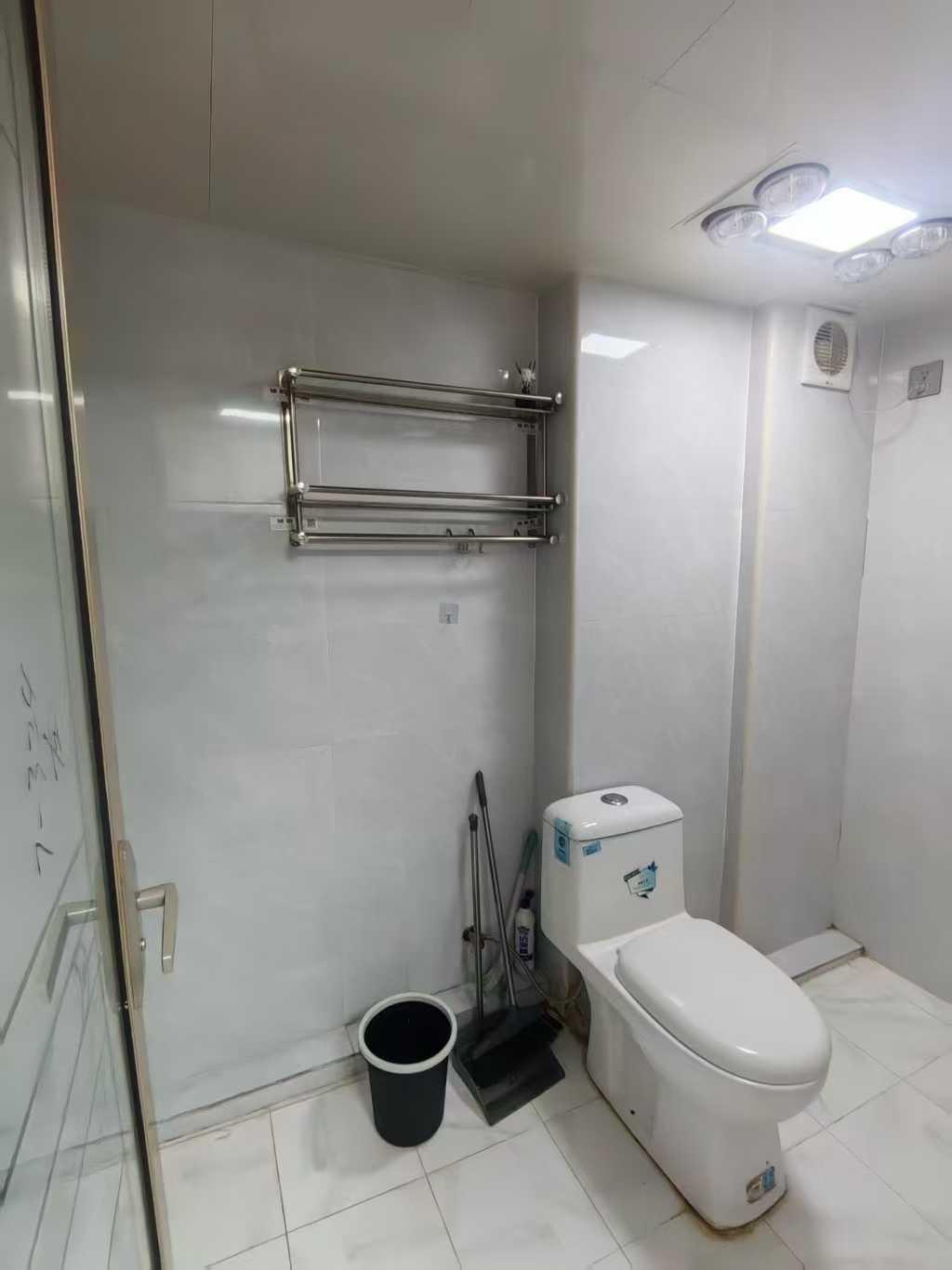 出租梅花又一城 复式2房1厅1阳 家具家电齐全 拎包入住 诚租1398元 