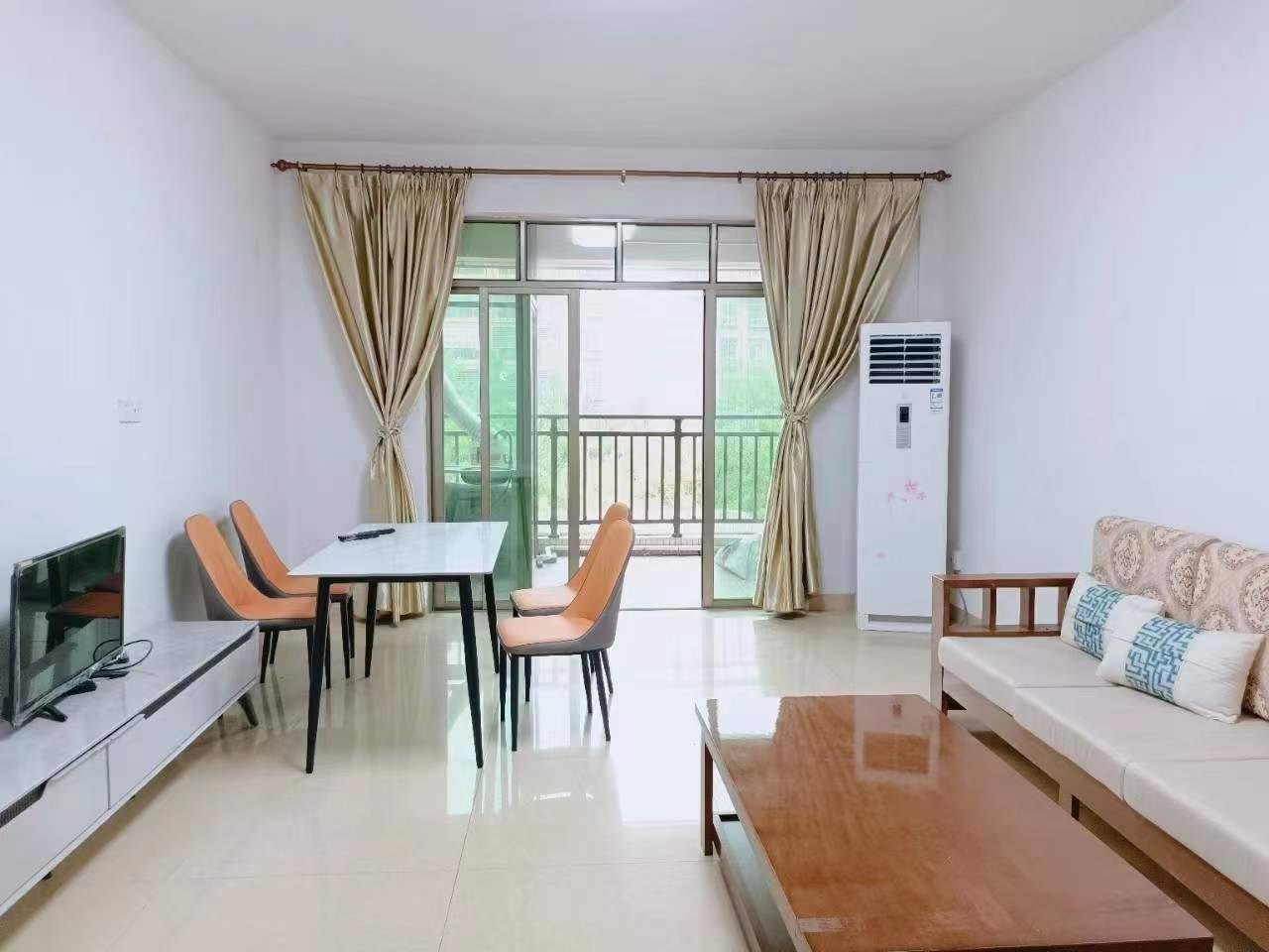 新县城人民广场 鸿泰花园 电梯2房2厅 租金1300元 家具家电齐全拎包入住