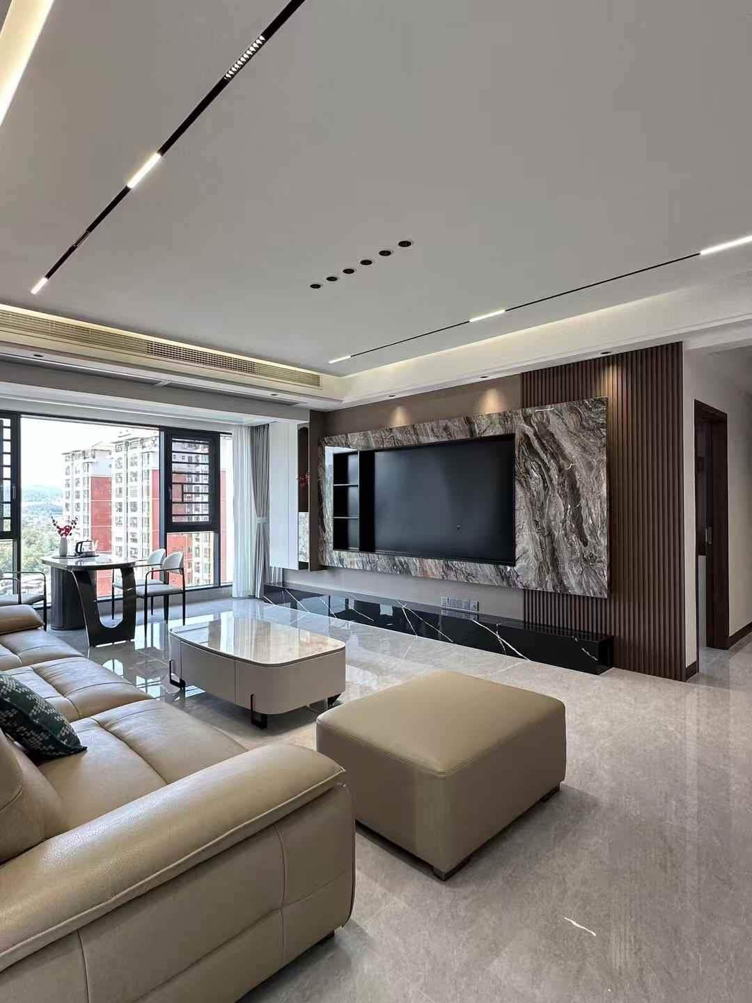 弘川（九千喜瑪天然水）公司另一新项目源自长寿之乡大山地下300米石头缝涌泉550毫升七公主瓶装水 全部出厂价卖5毛多一瓶 桶装水10桶赠3桶125元 另天然苏打水 货源充足帮您省钱省时省力 24小时送