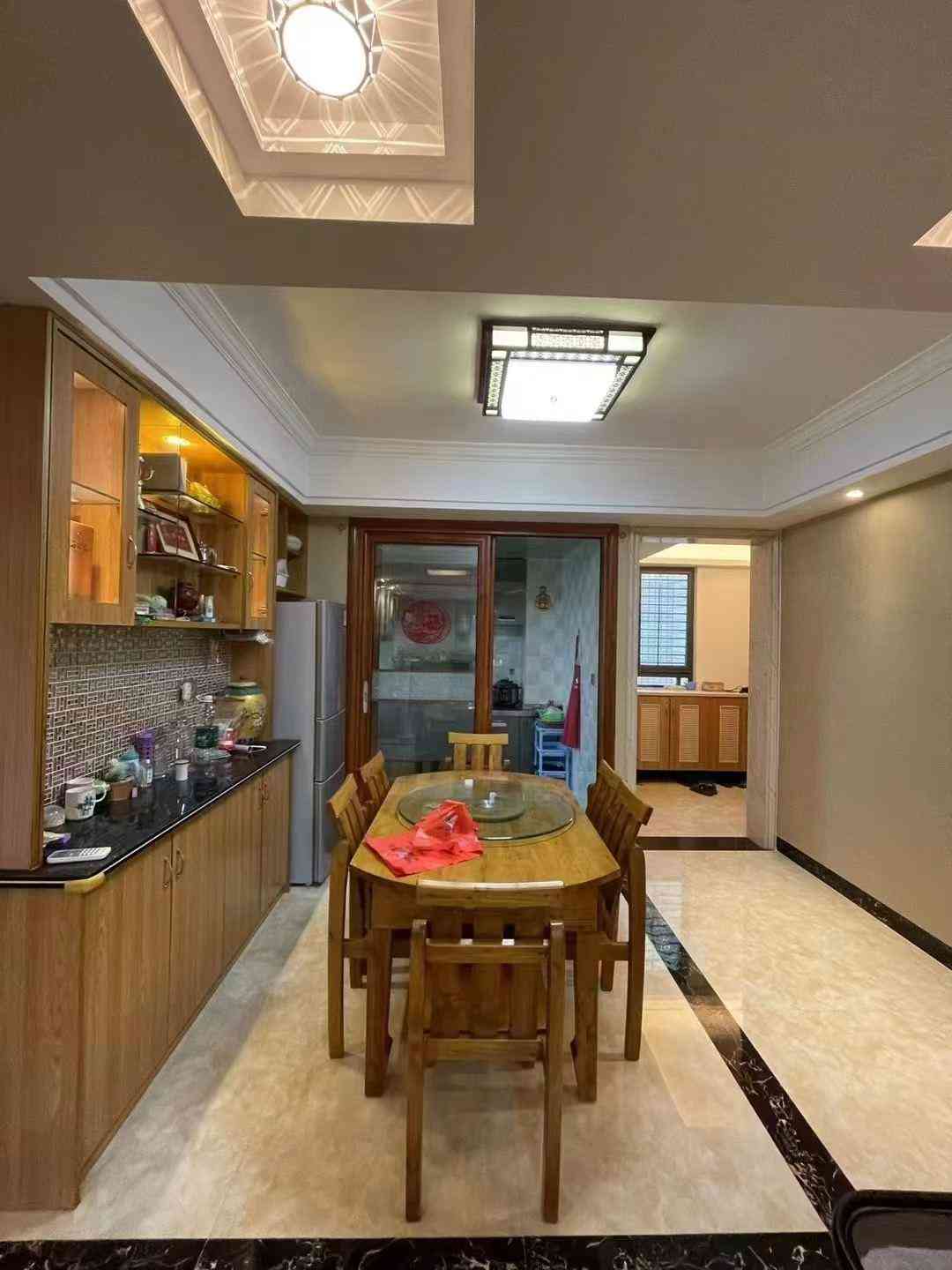 公园南路华侨中学对面 梅花金御小区 标准3房2厅2卫 家私家电齐全 租1800元/月 押二付一 一年起租 